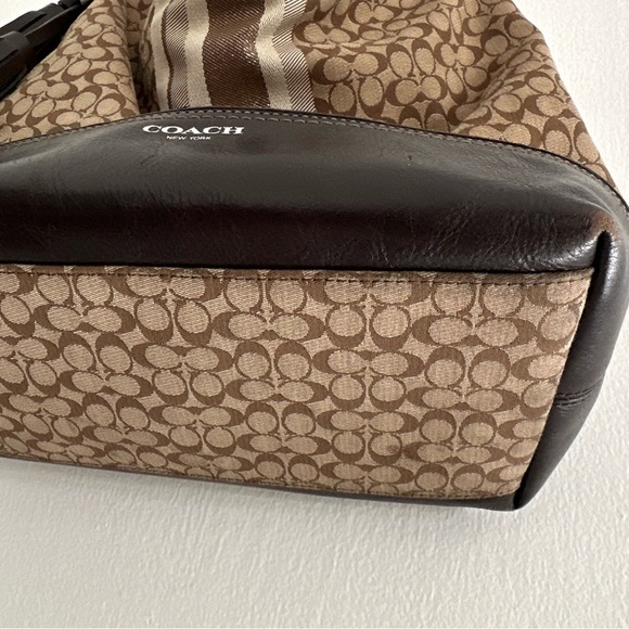 Coach Legacy Stripe Handbag 🌺 - Picture 8 of 8
